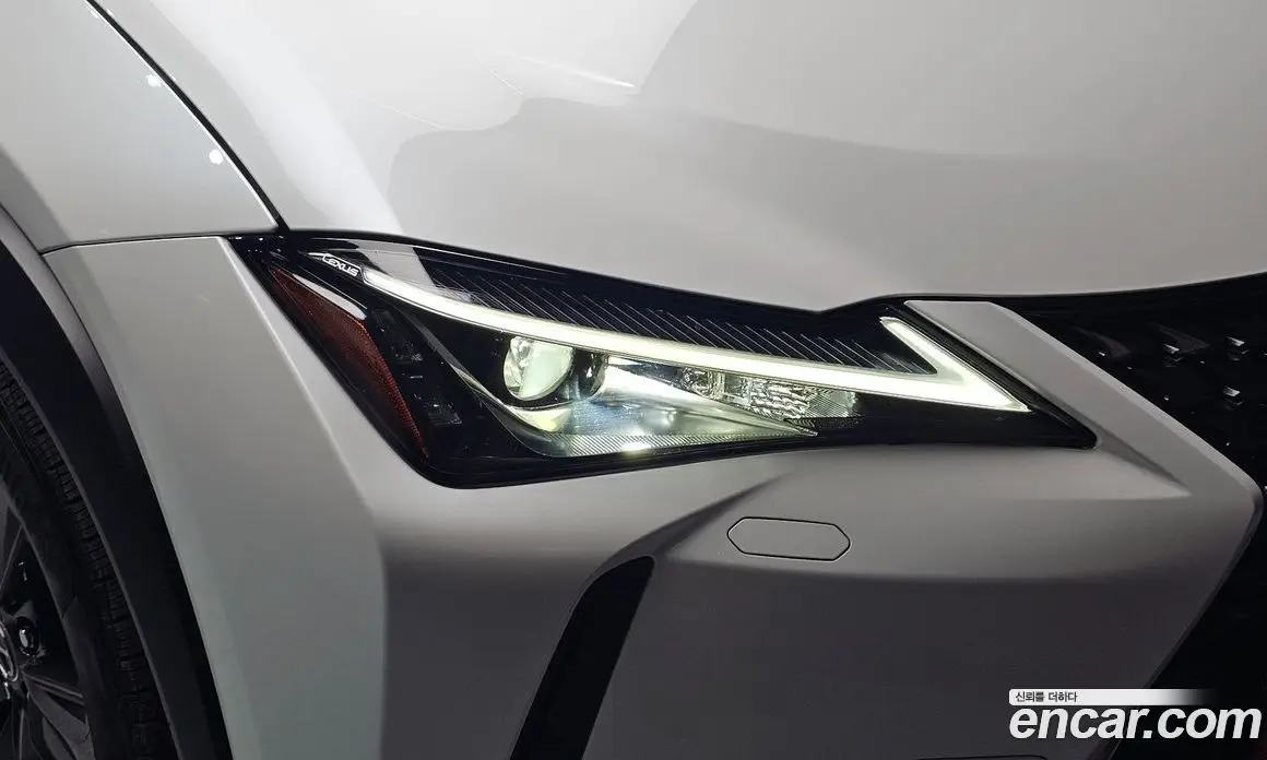 Lexus UX 2019 2.0 АКПП, фото 8 Lexus UX 2019 2.0 АКПП, фото 8