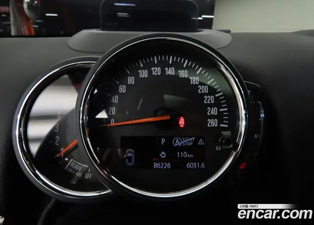 Mini Countryman 2018 2.0 АКПП, миниатюра 8