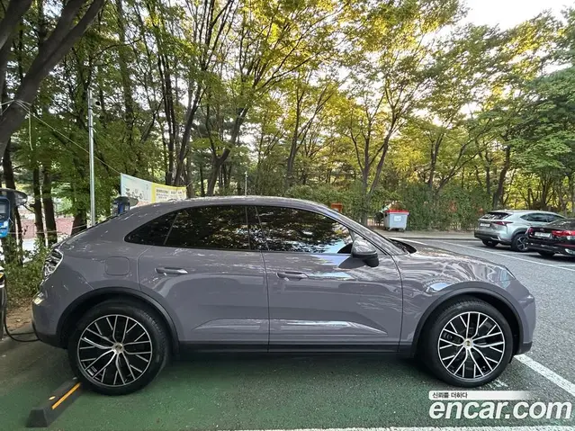 Porsche Taycan 2024 5.0 АКПП, миниатюра 11 Porsche Taycan 2024 5.0 АКПП, миниатюра 11