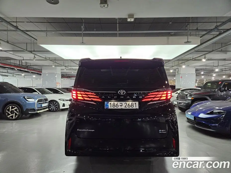 Toyota Alphard 2025 2.5 АКПП, фото 3