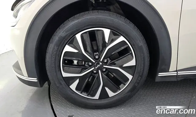 Kia EV6 2022 0.1 АКПП, миниатюра 5 Kia EV6 2022 0.1 АКПП, миниатюра 5