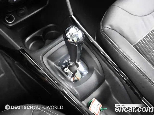 Peugeot 2008 2015 1.6 АКПП, миниатюра 9
