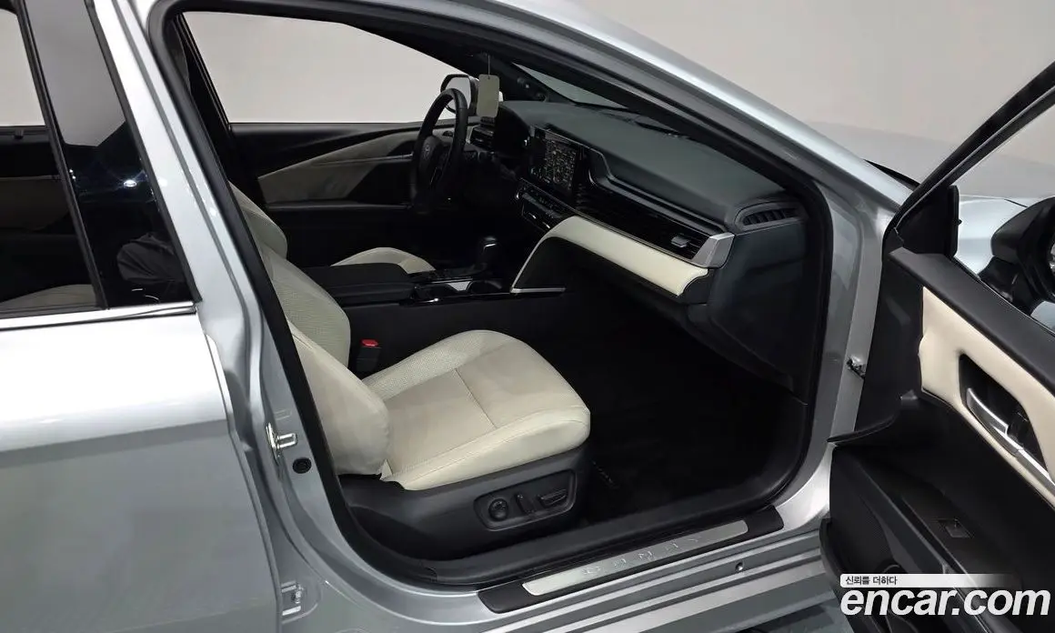 Toyota Camry 2025 2.5 АКПП, фото 16