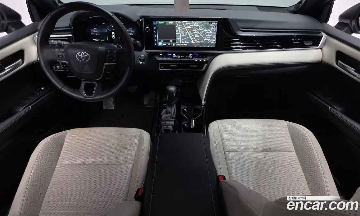 Toyota Camry 2025 2.5 АКПП, фото 9