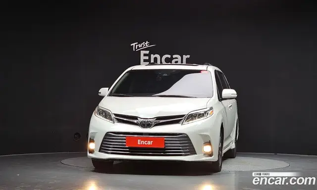 Toyota Sienna 2018 3.5 АКПП, миниатюра 3
