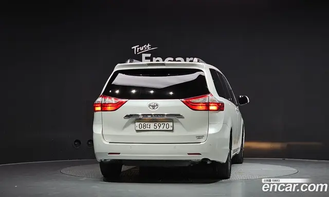 Toyota Sienna 2018 3.5 АКПП, миниатюра 4