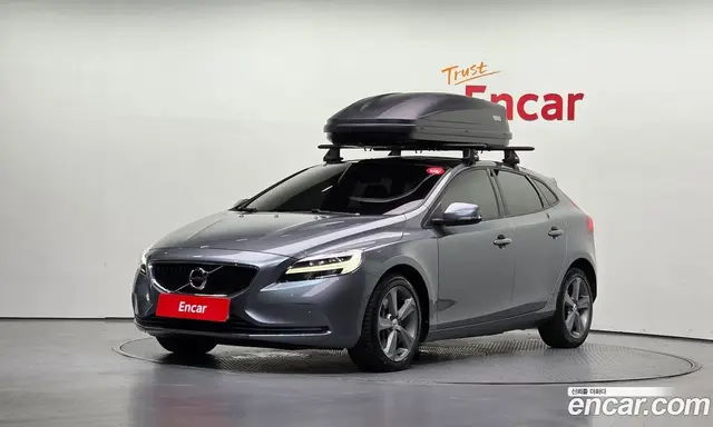 Volvo V40, 2018, 55 215 км
