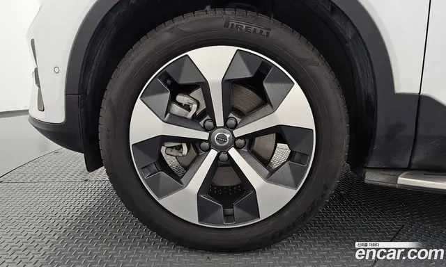 Volvo XC40 2024 2.0 АКПП, миниатюра 5