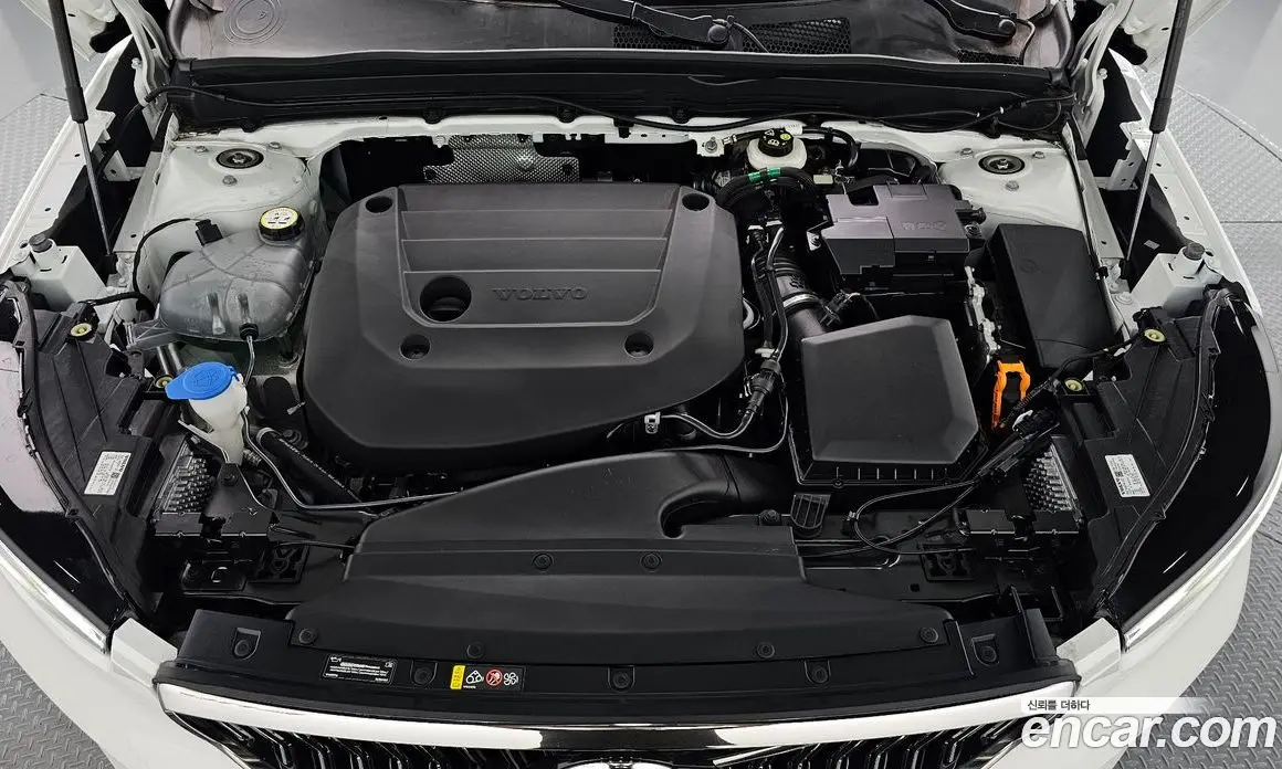 Volvo XC40 2024 2.0 АКПП, фото 6