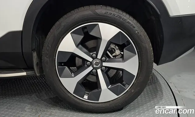 Volvo XC40 2024 2.0 АКПП, миниатюра 7