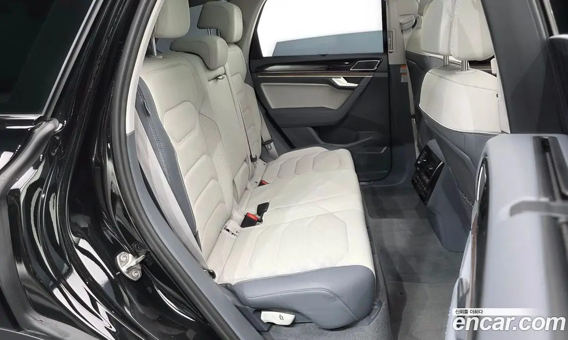 Volkswagen Touareg 2025 3.0 АКПП, фото 12