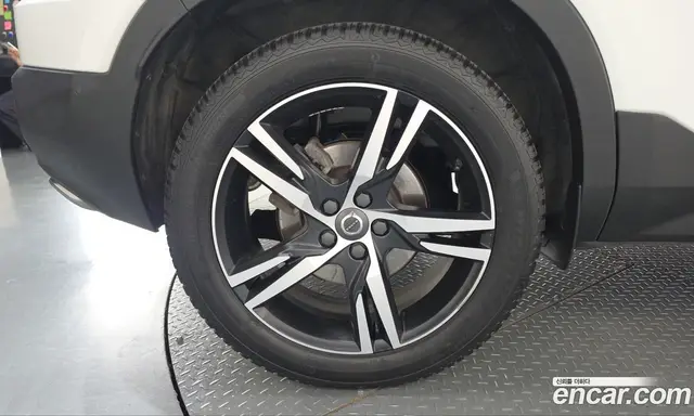 Volvo XC40 2018 2.0 АКПП, миниатюра 5