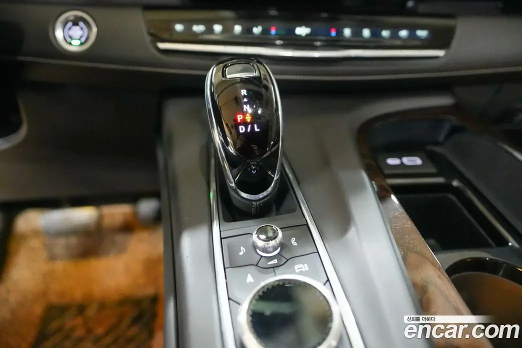 Cadillac Escalade 2023 6.2 АКПП, фото 11