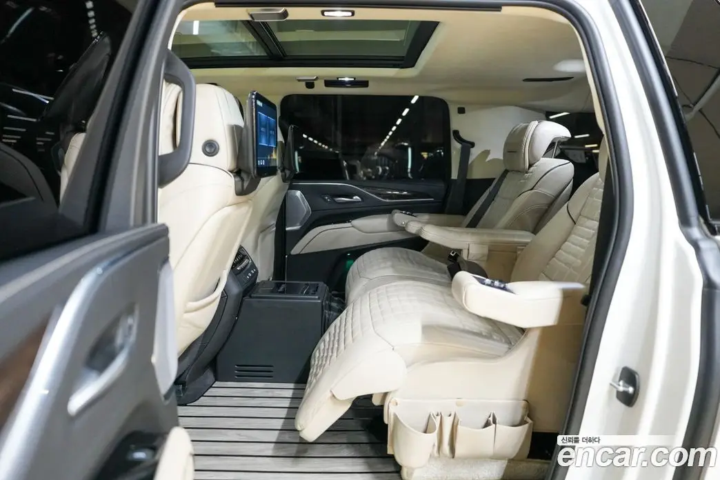 Cadillac Escalade 2023 6.2 АКПП, фото 18