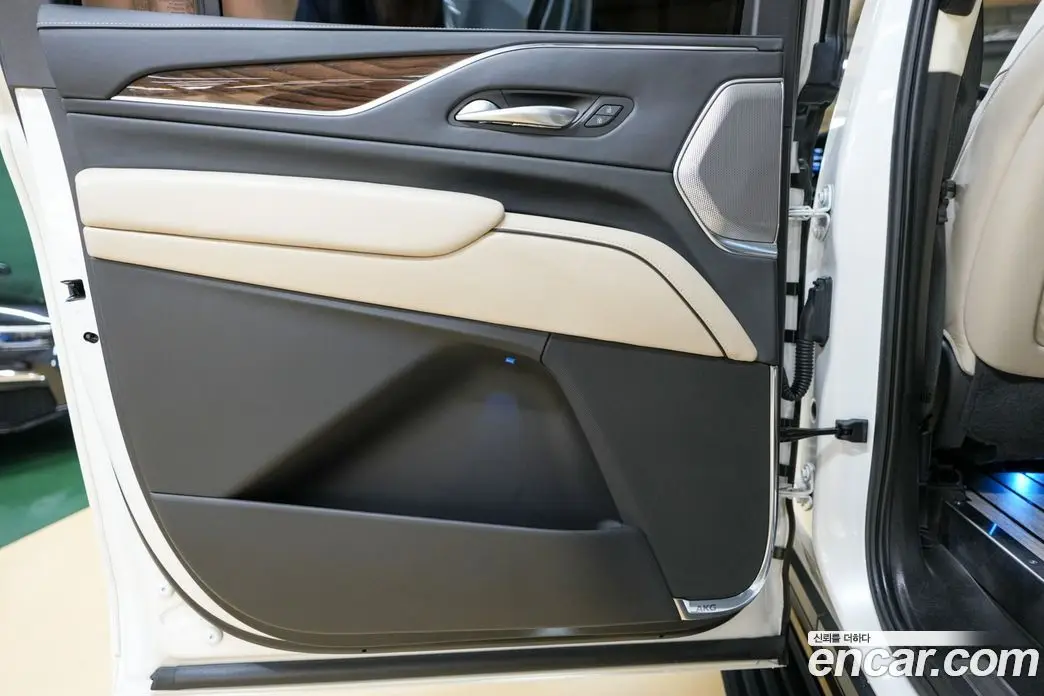 Cadillac Escalade 2023 6.2 АКПП, фото 19