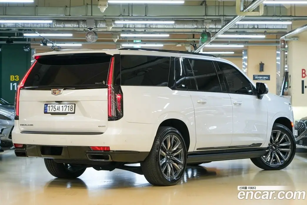 Cadillac Escalade 2023 6.2 АКПП, фото 4