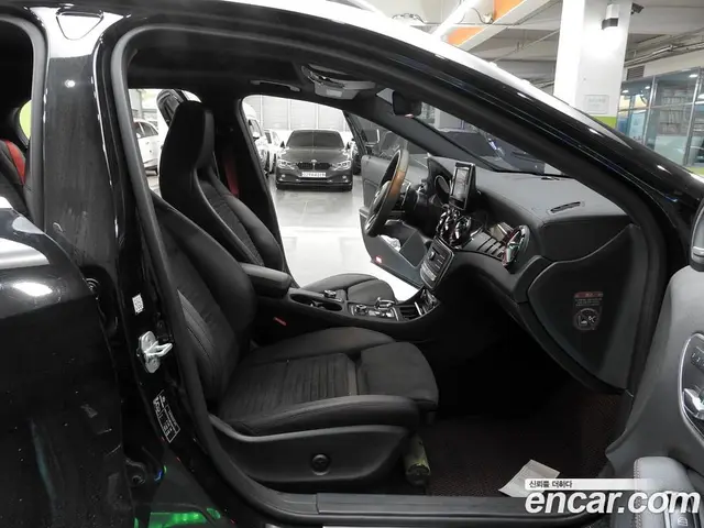 Mercedes-Benz GLA-Class 2017 2.0 АКПП, миниатюра 11