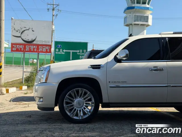 Cadillac Escalade 2008 6.2 АКПП, миниатюра 3
