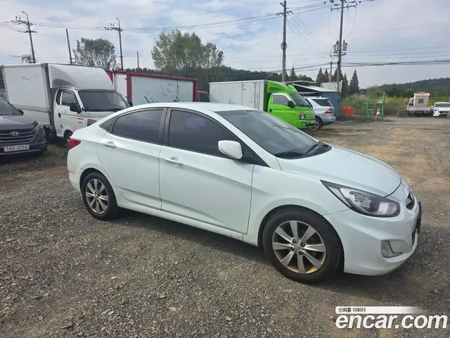 Hyundai Accent 2012 1.6 МКПП, миниатюра 6