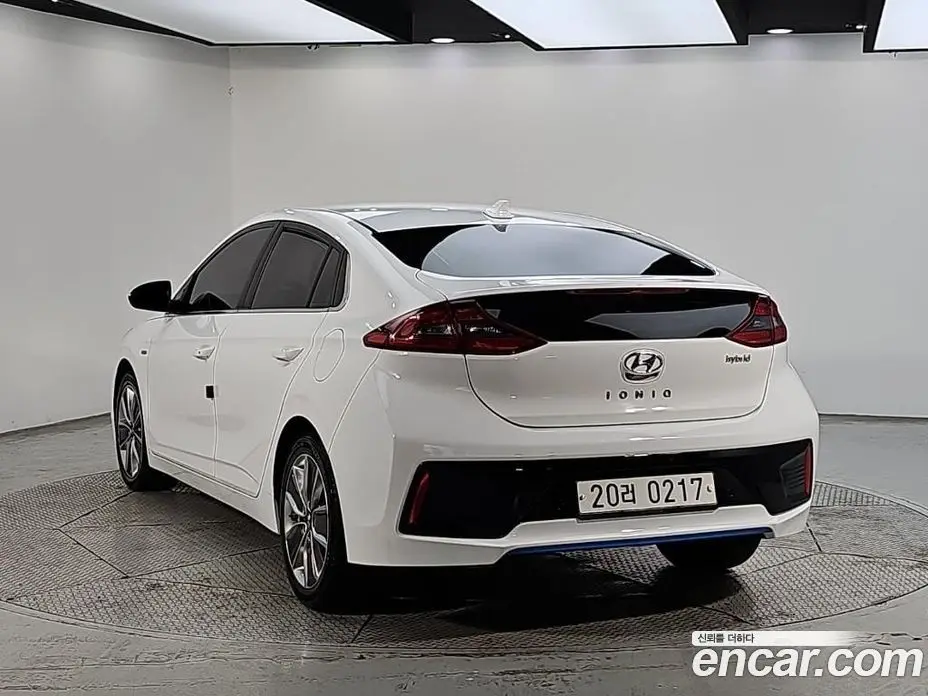 Hyundai Ioniq 2016 1.6 АКПП, фото 3 Hyundai Ioniq 2016 1.6 АКПП, фото 3