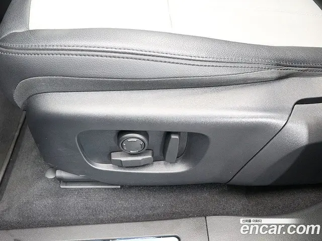 Land Rover Range Rover Evoque 2025 2.0 АКПП, миниатюра 11