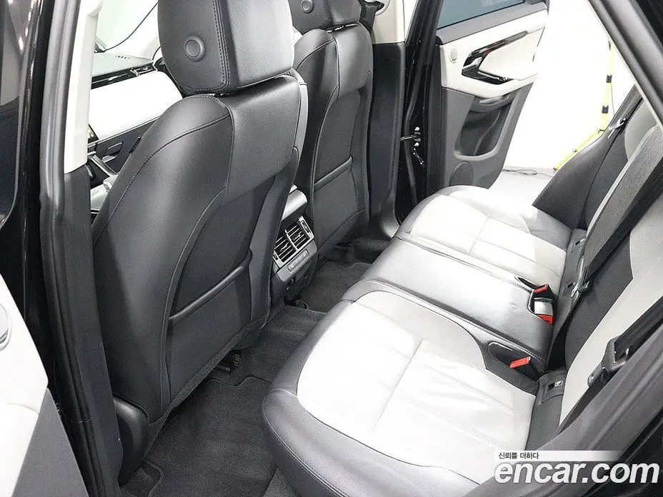 Land Rover Range Rover Evoque 2025 2.0 АКПП, фото 15