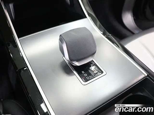 Land Rover Range Rover Evoque 2025 2.0 АКПП, миниатюра 8