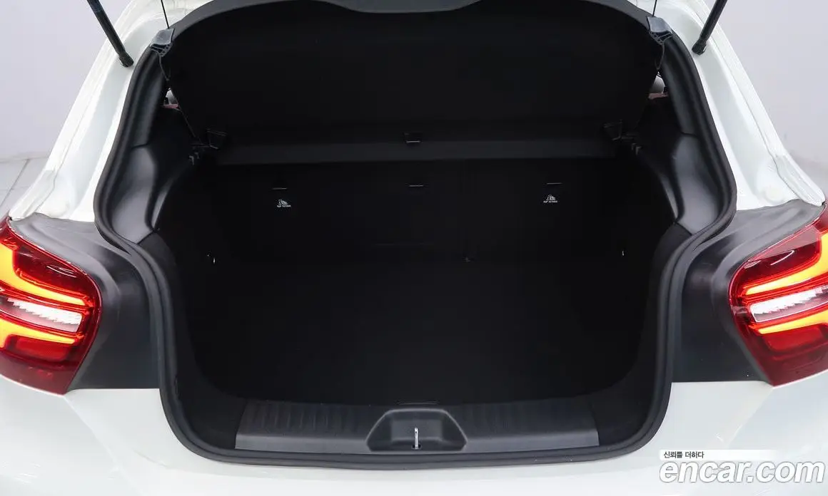 Mercedes-Benz A-Class 2017 2.0 АКПП, фото 13