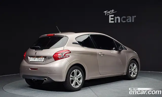 Peugeot 208 2013 1.6 АКПП, миниатюра 2