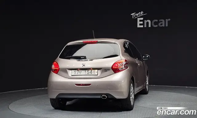 Peugeot 208 2013 1.6 АКПП, миниатюра 4