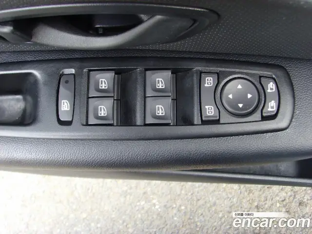 Renault (Samsung) SM3 2018 1.6 АКПП, миниатюра 10 Renault (Samsung) SM3 2018 1.6 АКПП, миниатюра 10