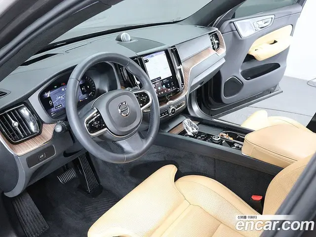 Volvo XC60 2024 2.0 АКПП, миниатюра 7