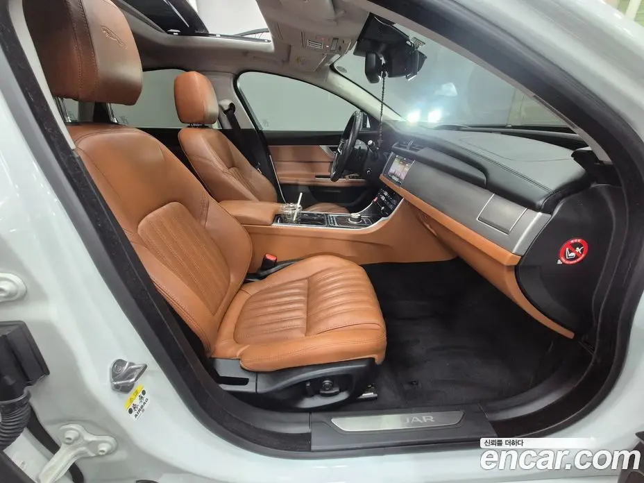 Jaguar XF 2017 2.0 АКПП, фото 16
