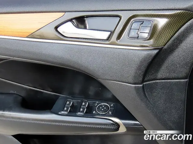 Lincoln MKC 2014 2.0 АКПП, миниатюра 11 Lincoln MKC 2014 2.0 АКПП, миниатюра 11