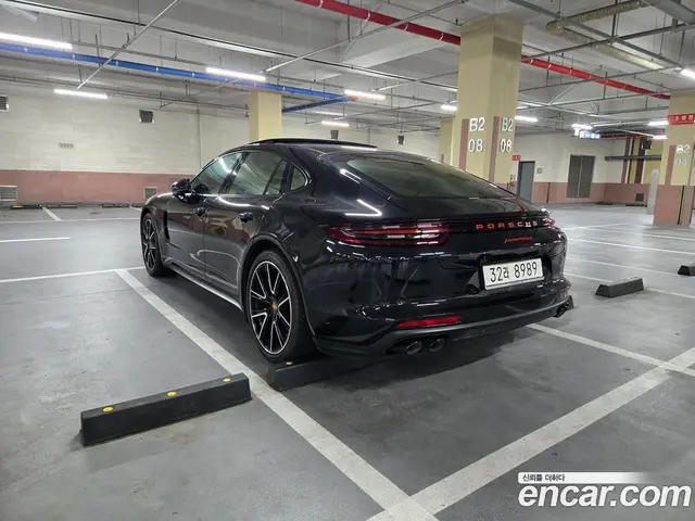 Porsche Panamera 2018 3.0 АКПП, миниатюра 7