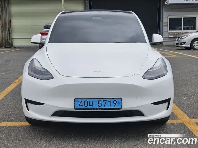 Tesla Model Y, 2023, 28 454 км