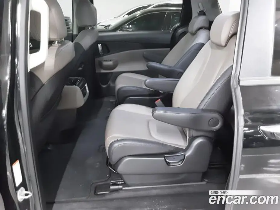 Kia Carnival 2024 1.6 АКПП, фото 6