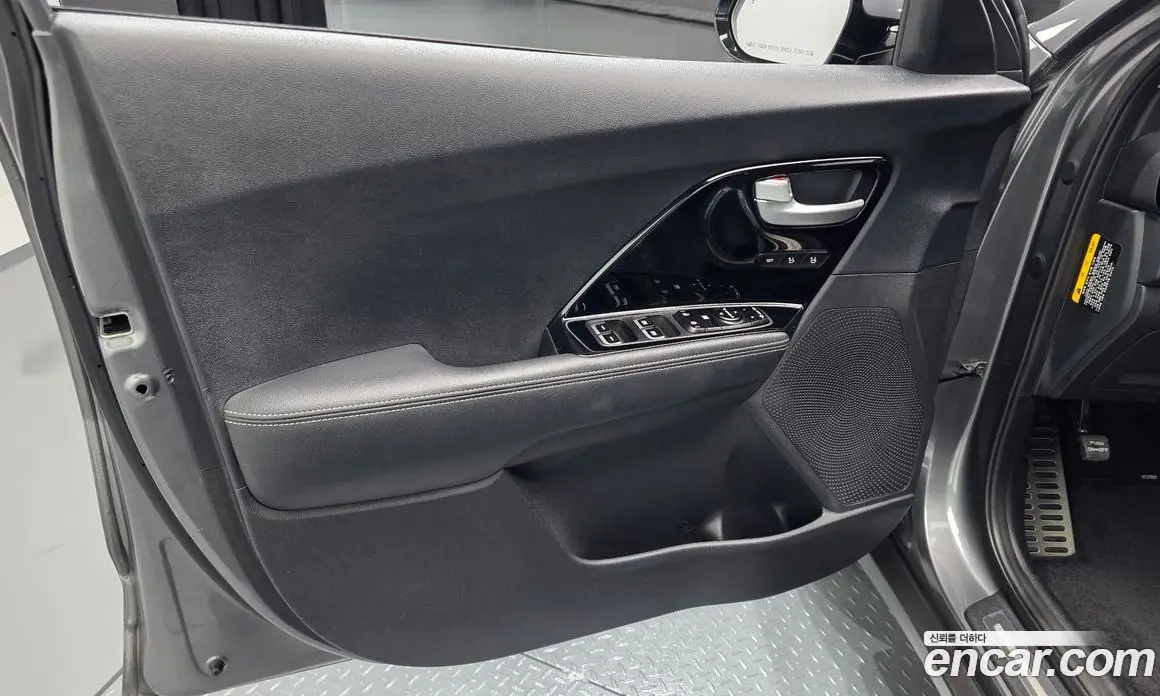 Kia Niro 2017 1.6 АКПП, фото 13
