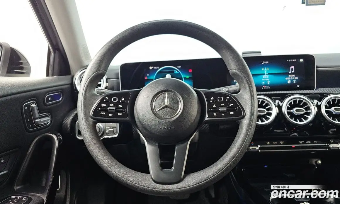 Mercedes-Benz A-Class 2020 2.0 АКПП, фото 13