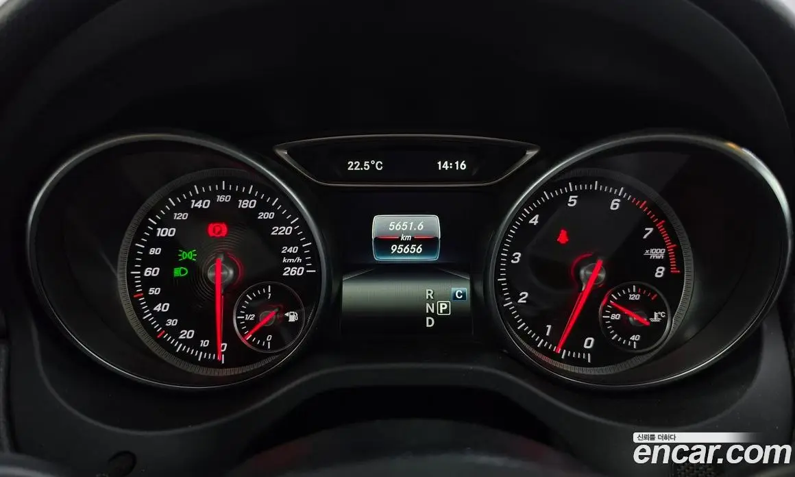 Mercedes-Benz GLA-Class 2019 2.0 АКПП, фото 11