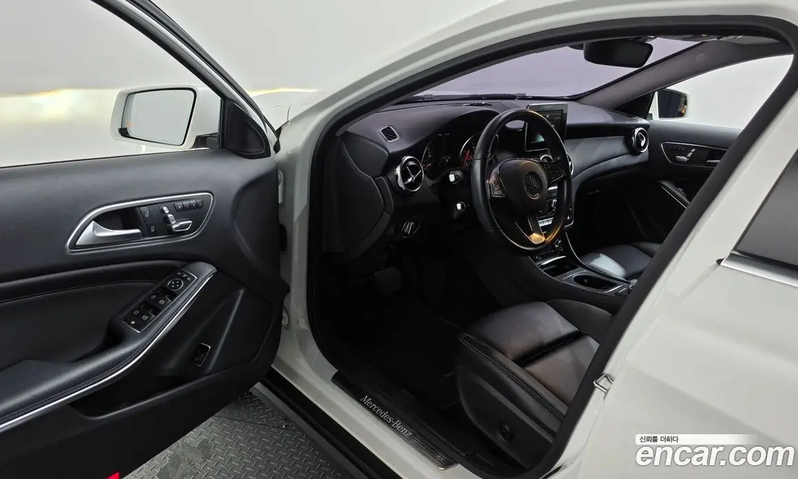 Mercedes-Benz GLA-Class 2019 2.0 АКПП, фото 13