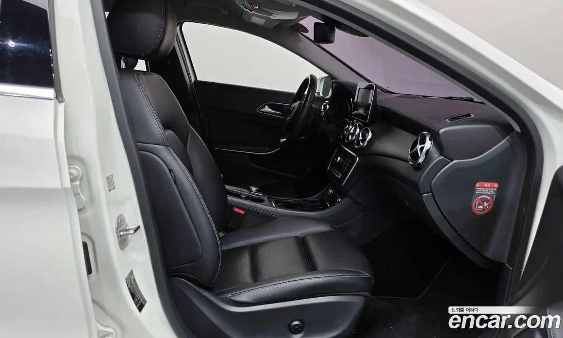 Mercedes-Benz GLA-Class 2019 2.0 АКПП, фото 16