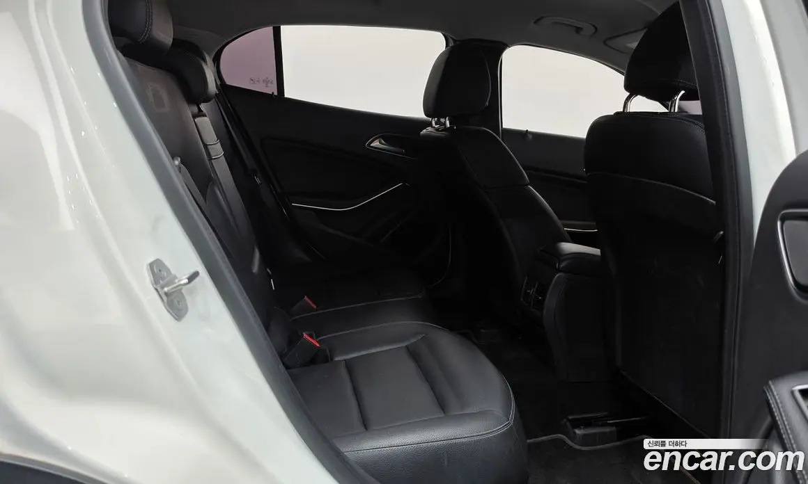 Mercedes-Benz GLA-Class 2019 2.0 АКПП, фото 17