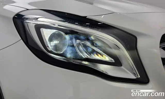 Mercedes-Benz GLA-Class 2019 2.0 АКПП, миниатюра 8