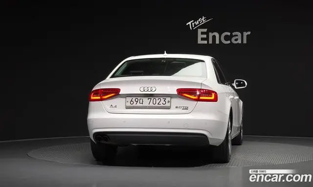 Audi A4 2013 2.0 АКПП, миниатюра 3