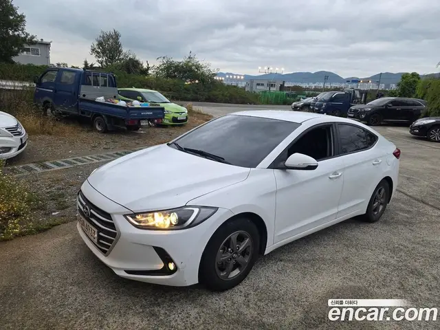 Hyundai Avante, 2016, 303 187 км