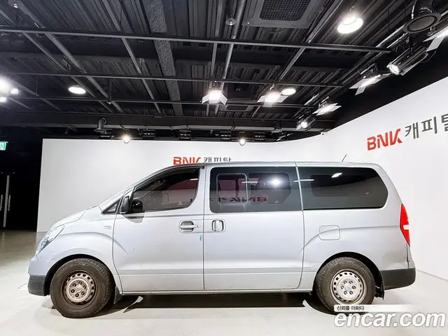 Hyundai Starex 2017 2.5 АКПП, миниатюра 3