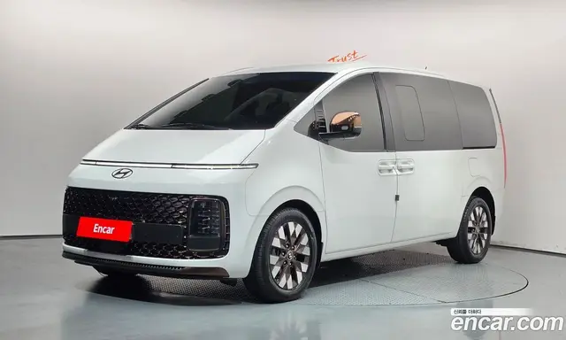 Hyundai Staria, 2023, 123 728 км