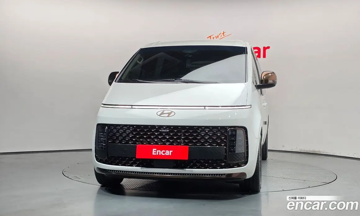 Hyundai Staria 2023 2.2 АКПП, фото 3