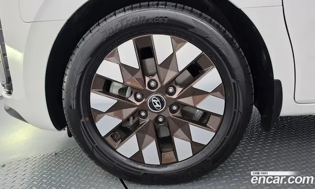 Hyundai Staria 2023 2.2 АКПП, миниатюра 5